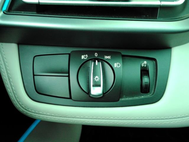 Used 2015 BMW i8 image 30