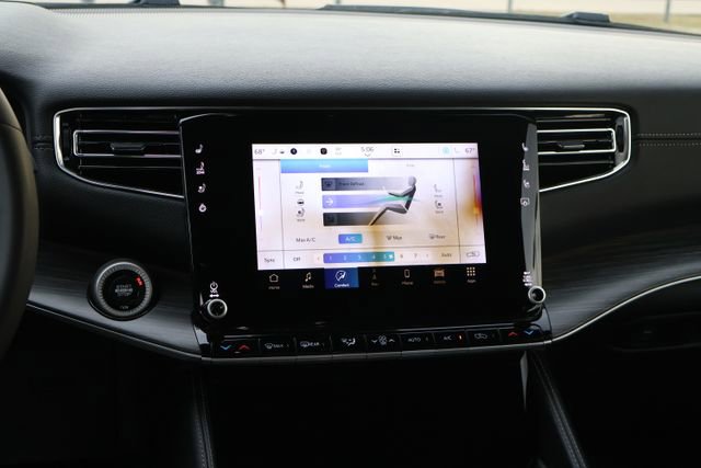 Used 2024 Jeep Wagoneer Series III image 15