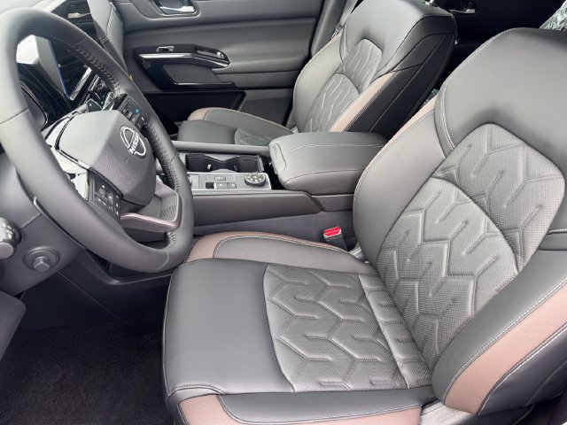New 2026 Nissan Pathfinder Platinum AWD/4WD image 15