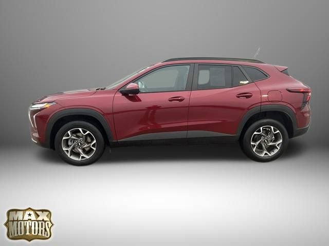 Used 2025 Chevrolet Trax LT w/ LT Convenience Package image 4