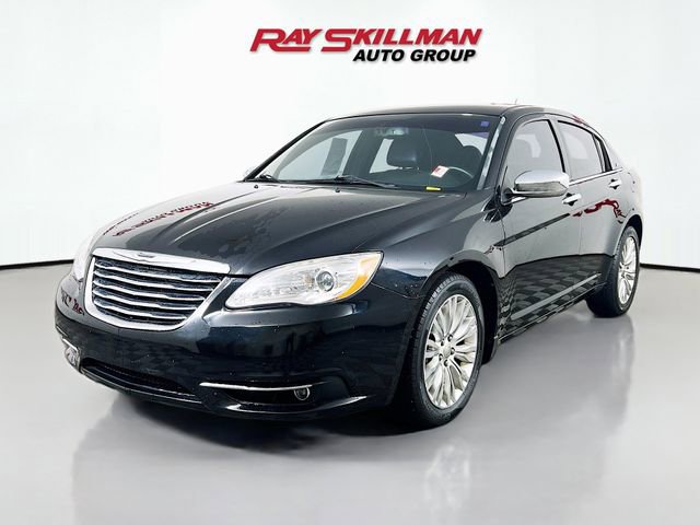 Used 2011 Chrysler 200 Limited image 3