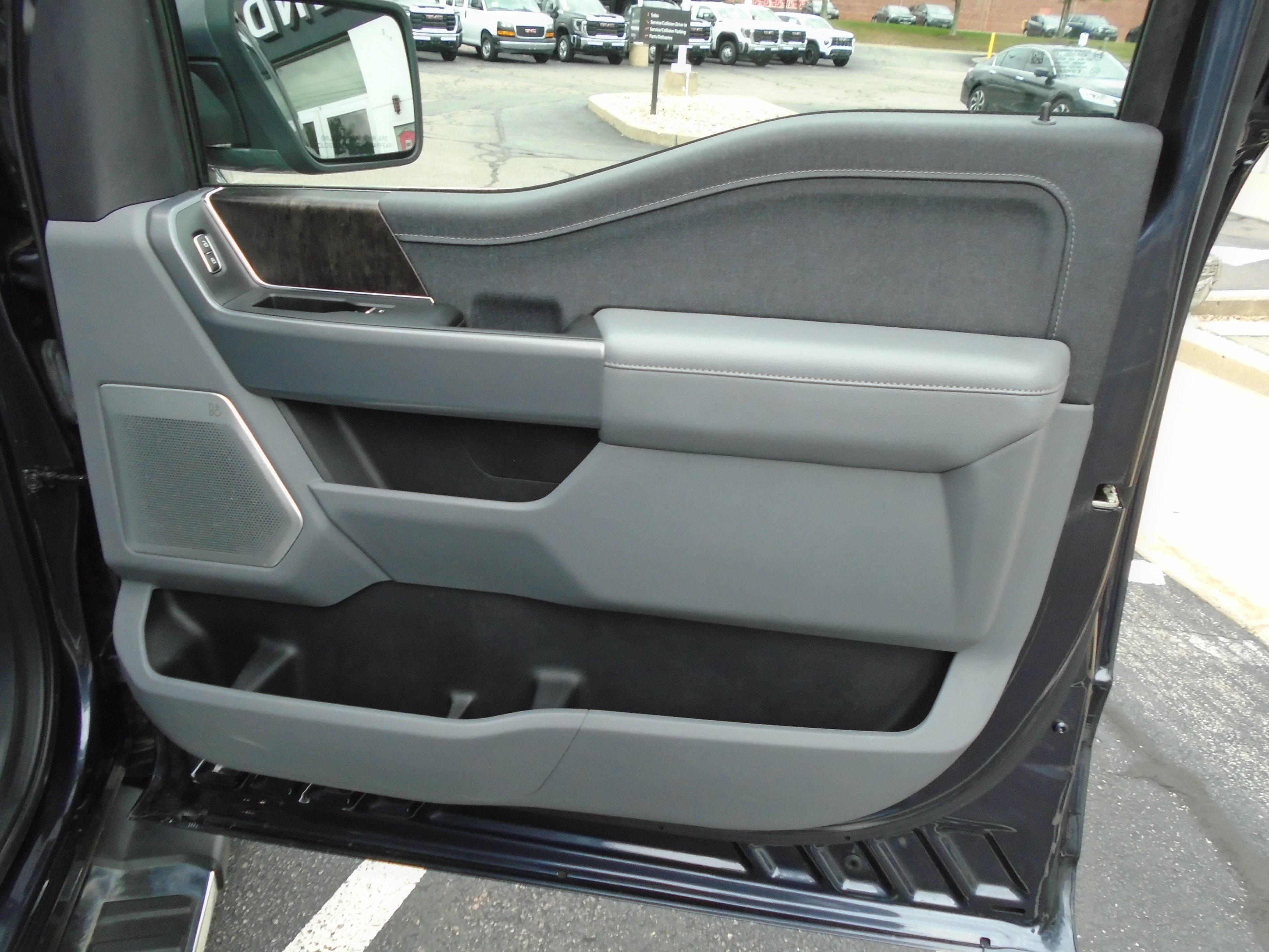 Used 2022 Ford F150 Lariat w/ Equipment Group 502A High AWD/4WD image 30