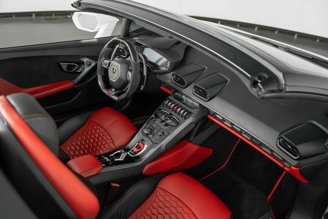 Used 2019 Lamborghini Huracan LP 580-2 RWD image 23