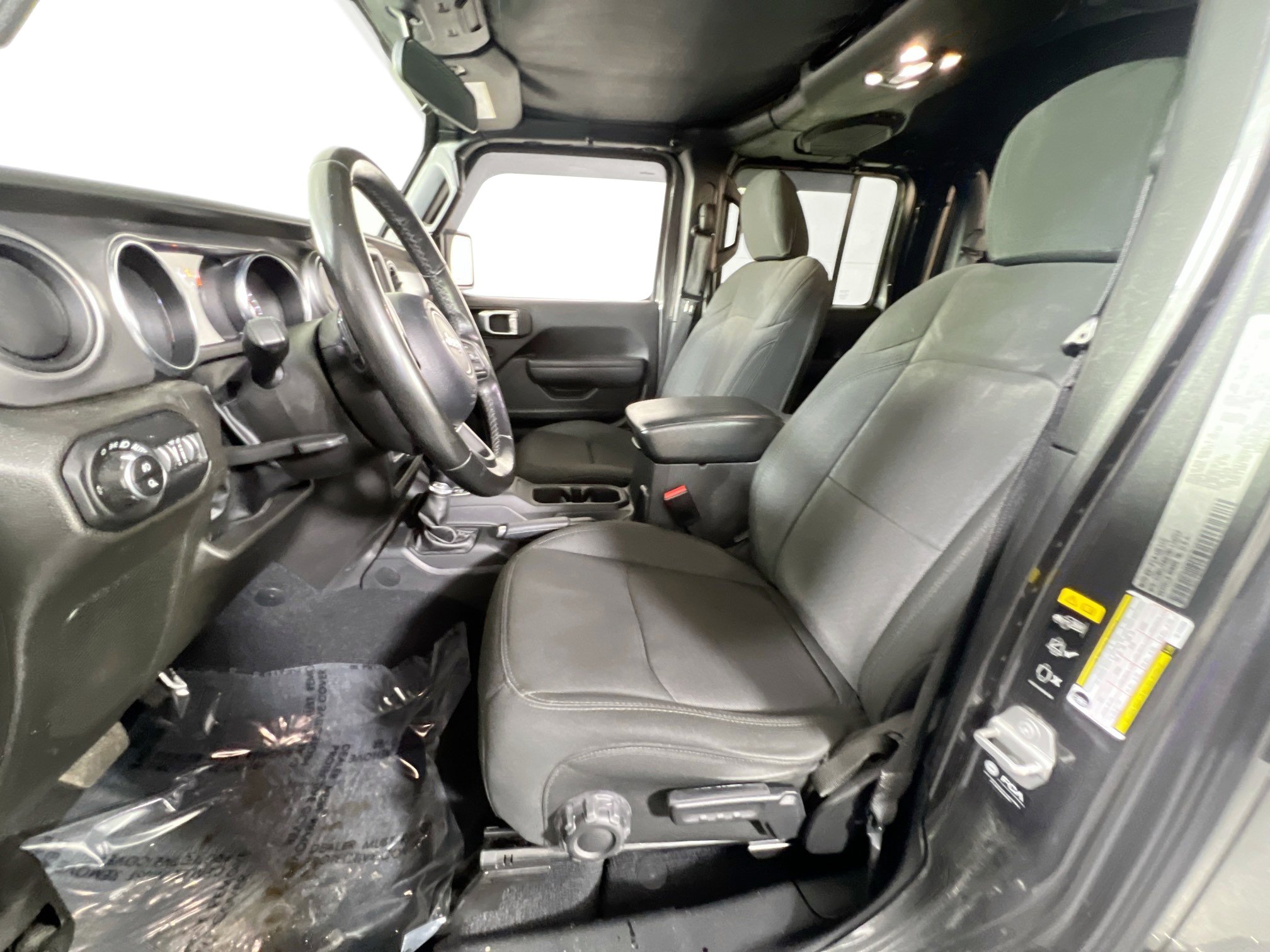 Used 2022 Jeep Gladiator Willys AWD/4WD image 19