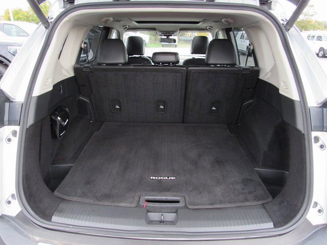 Used 2021 Nissan Rogue SV w/ Premium Package image 24