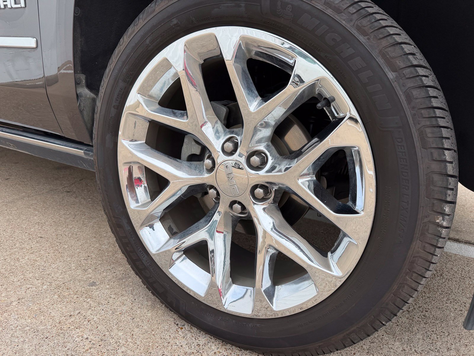 Used 2018 GMC Yukon Denali w/ Open Road Package RWD image 47