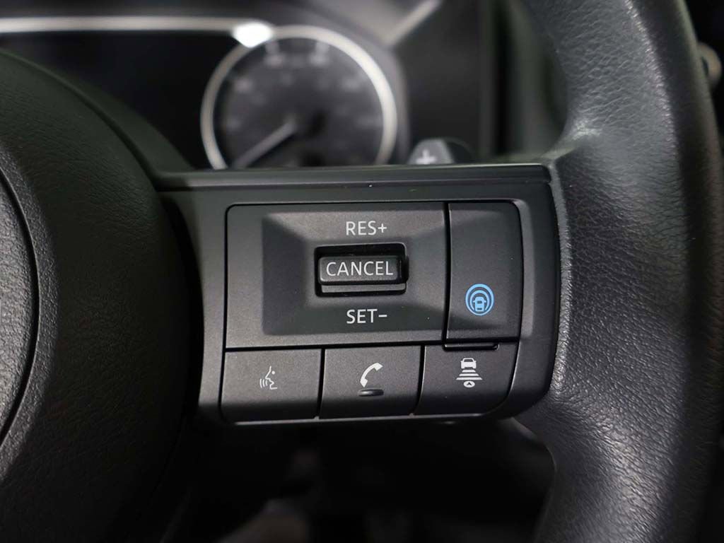 Used 2024 Nissan Rogue SV FWD image 41