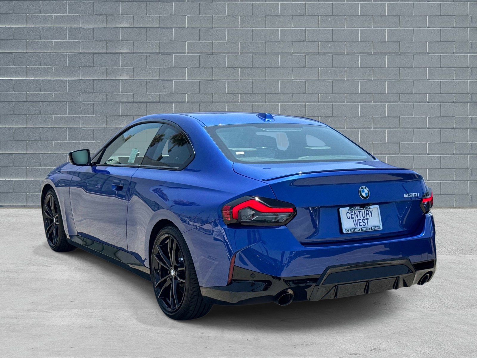Used 2024 BMW 230i Coupe w/ M Sport Package RWD image 3