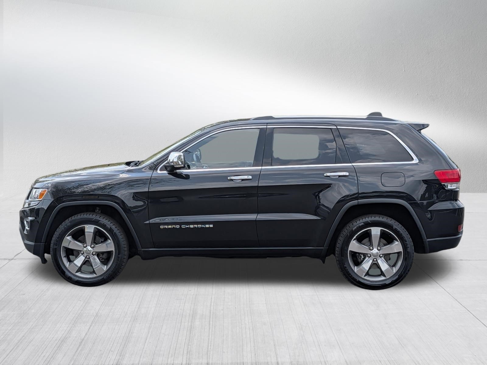Used 2016 Jeep Grand Cherokee Limited AWD/4WD image 4