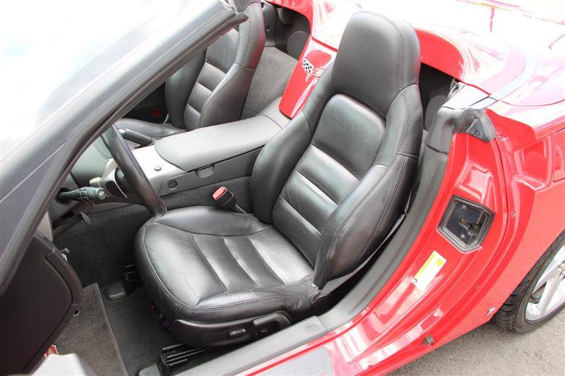 Used 2006 Chevrolet Corvette Convertible w/ Preferred Equipment Group RWD image 18