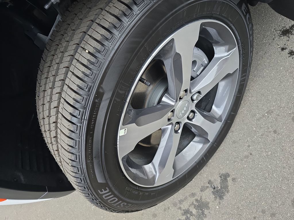 New 2025 Jeep Grand Cherokee L Limited w/ MOPAR Finishing Package image 35