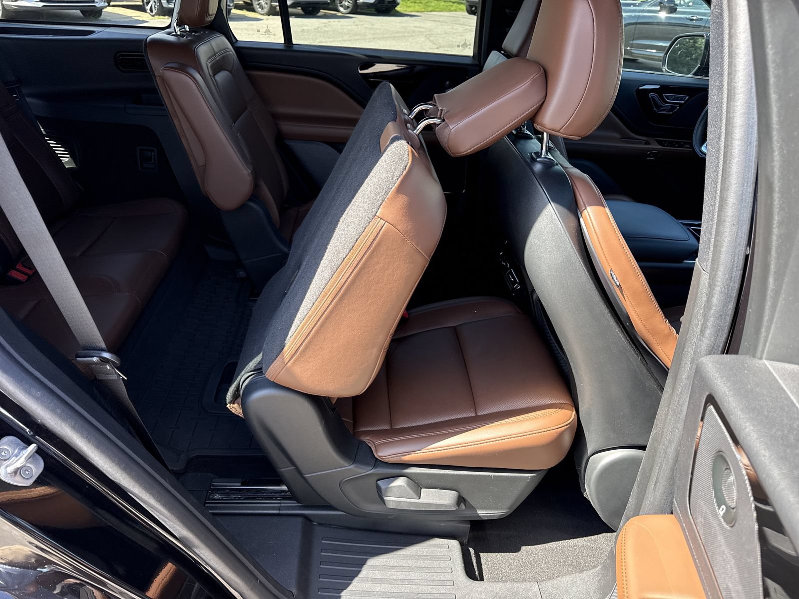 Used 2023 Lincoln Aviator Grand Touring w/ Elements Package Plus AWD/4WD image 34