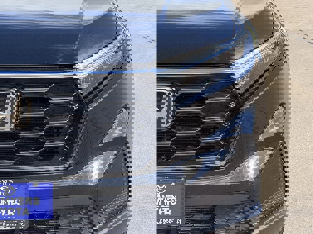 Used 2025 Honda CR-V LX image 4