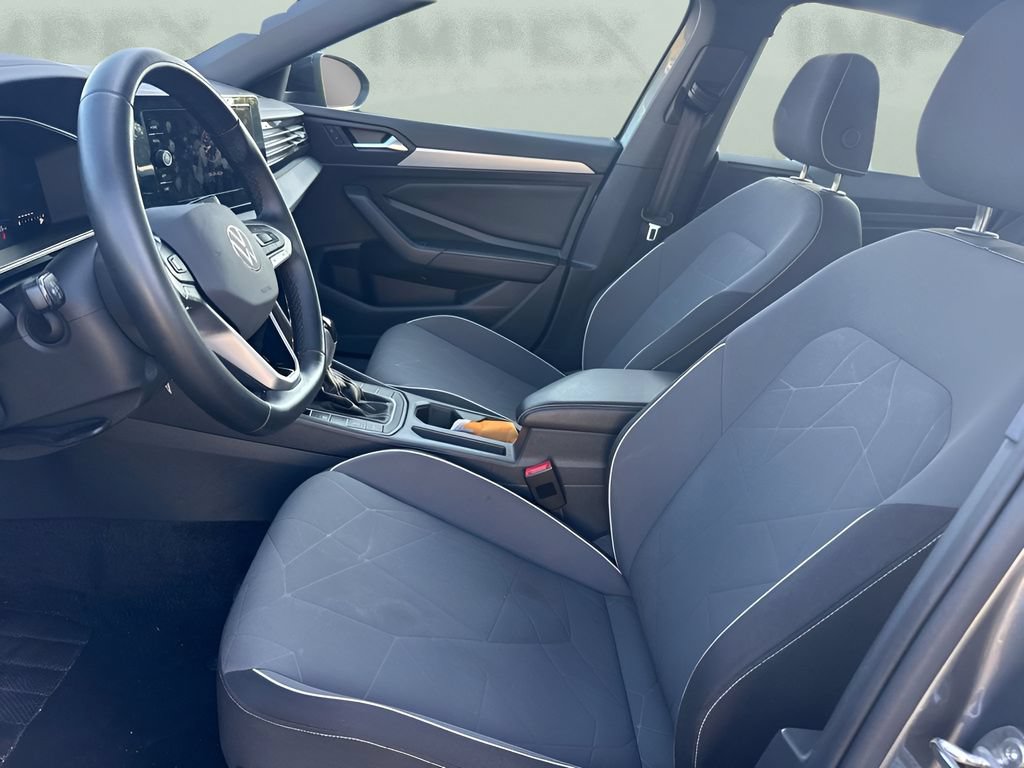 Used 2025 Volkswagen Jetta Sport FWD image 11