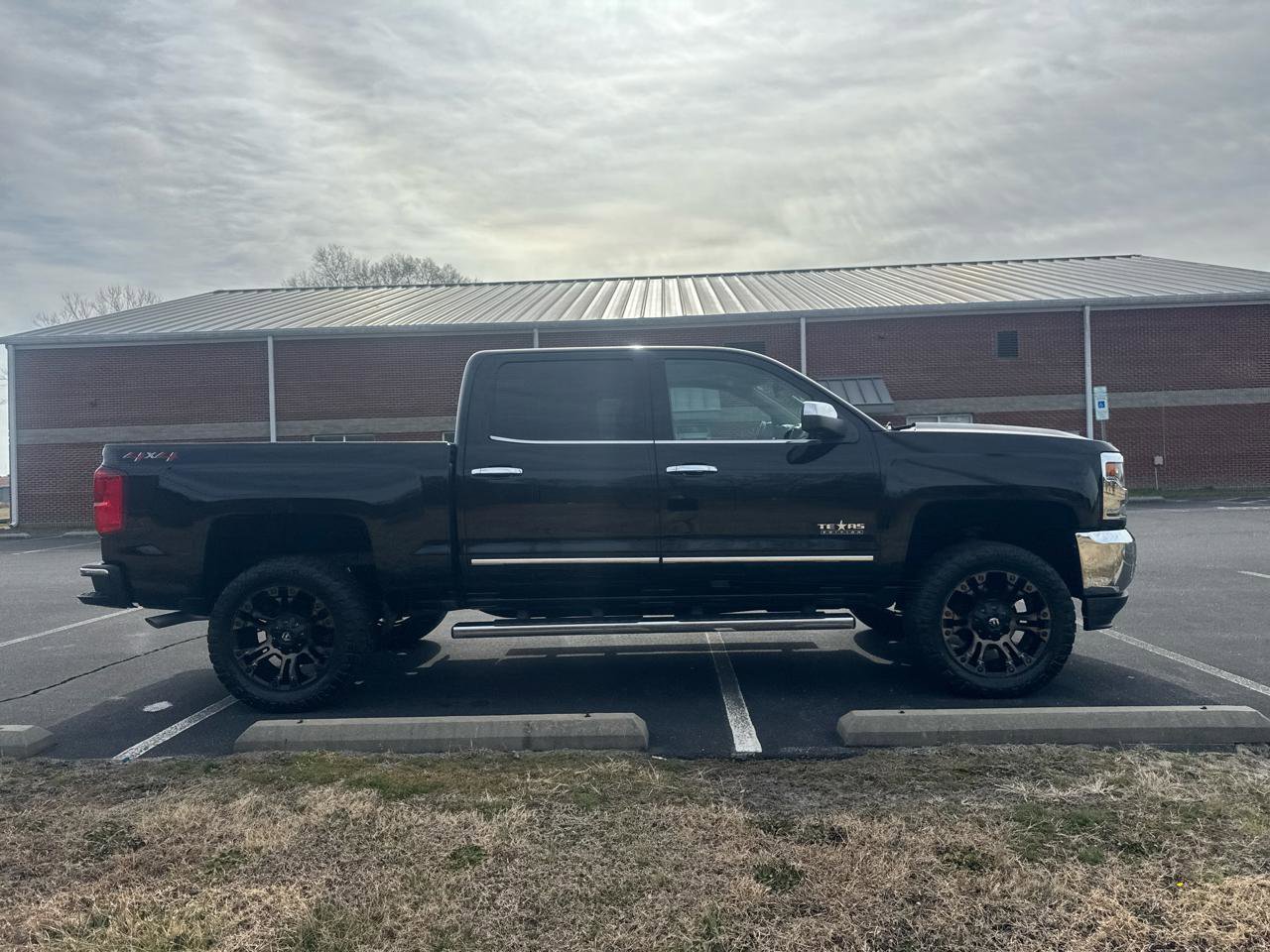 Used 2018 Chevrolet Silverado 1500 LTZ w/ Texas Edition AWD/4WD image 3