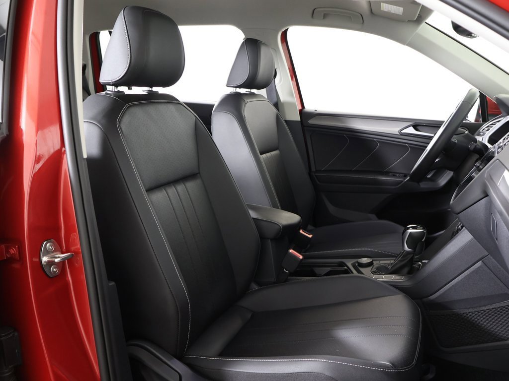 Used 2023 Volkswagen Tiguan SE image 30