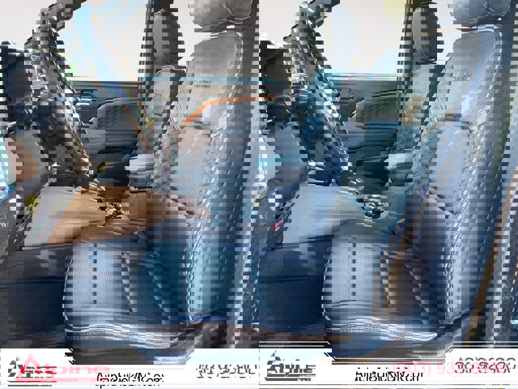 Used 2024 GMC Canyon Denali image 9