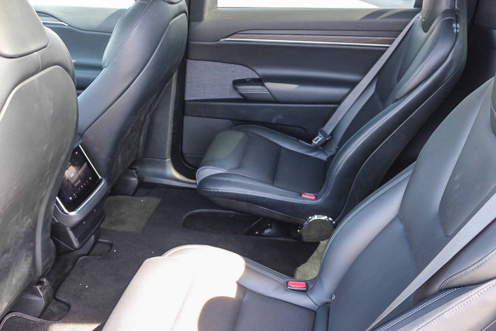 Used 2022 Tesla Model X image 19