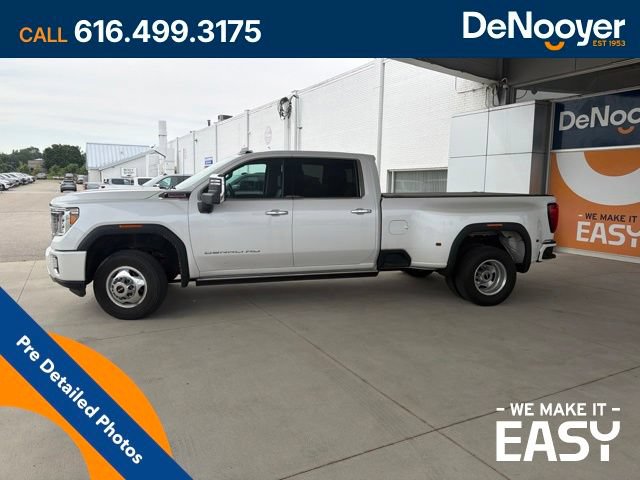 Used 2022 GMC Sierra 3500 Denali w/ Denali Ultimate Package AWD/4WD image 2