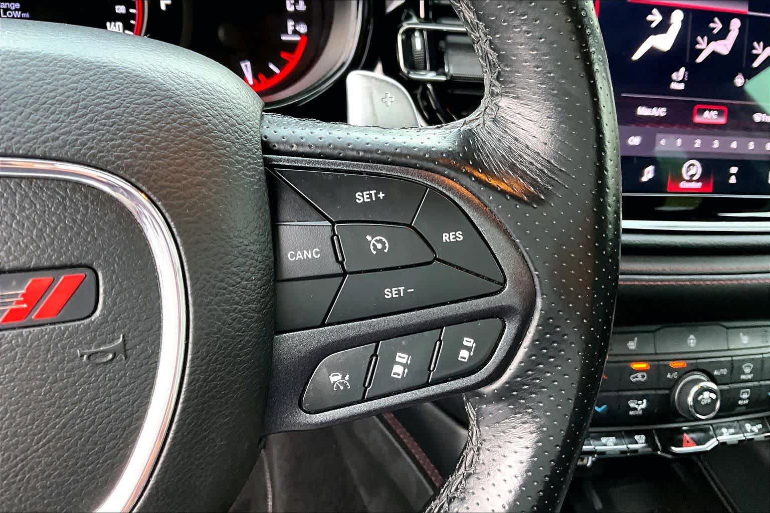 Used 2021 Dodge Durango R/T w/ Technology Group AWD/4WD image 23