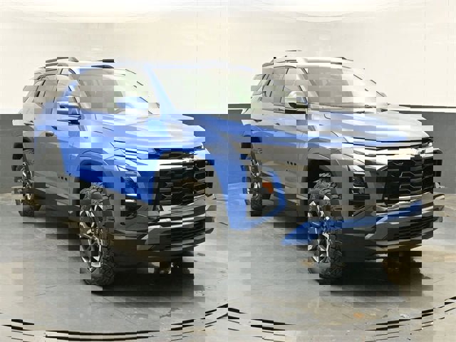 New 2026 Chevrolet Equinox ACTIV w/ Convenience Package III image 2