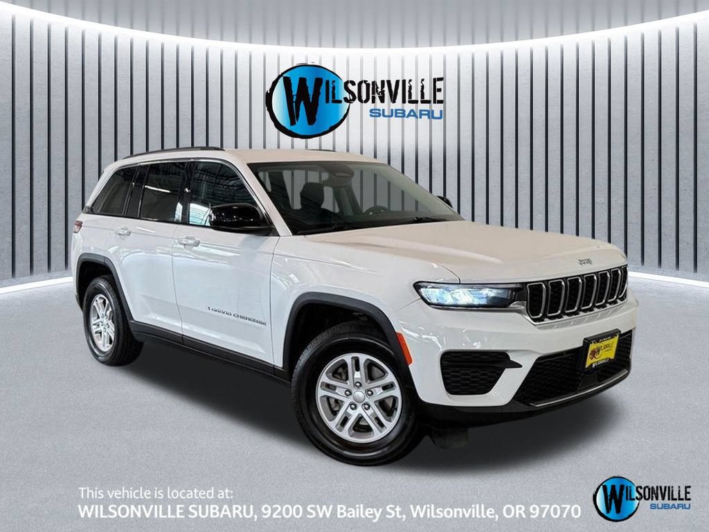 Used 2024 Jeep Grand Cherokee Laredo AWD/4WD image 1