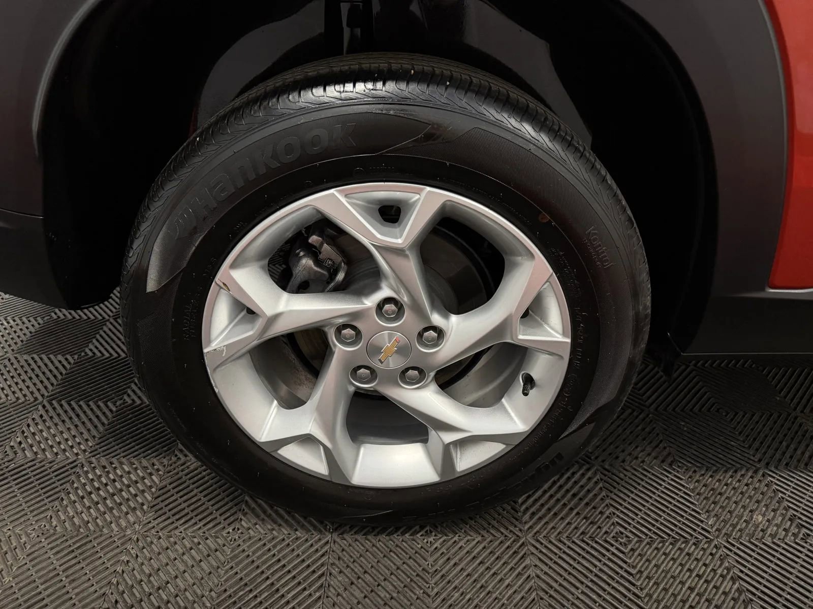 Used 2024 Chevrolet Trax LS w/ LS Convenience Package FWD image 17