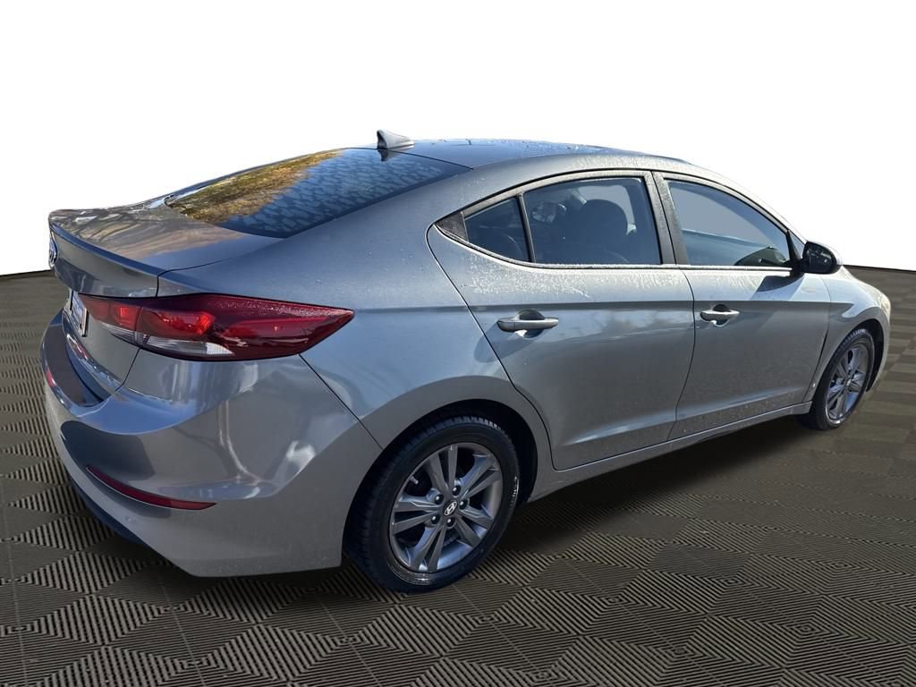 Used 2017 Hyundai Elantra SE image 5