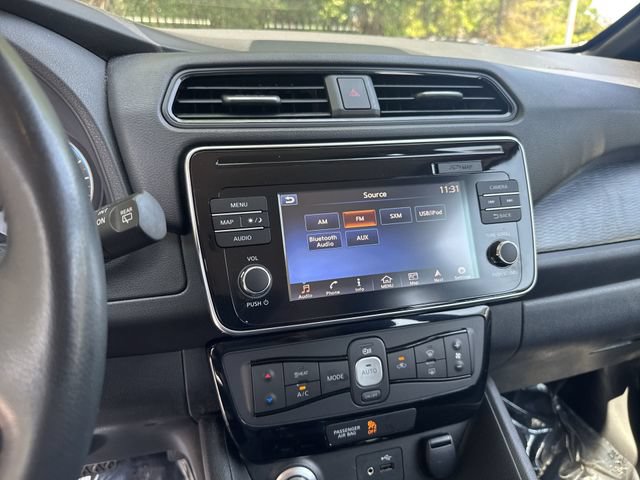 Used 2018 Nissan Leaf SV w/ SV Technology Package FWD image 19