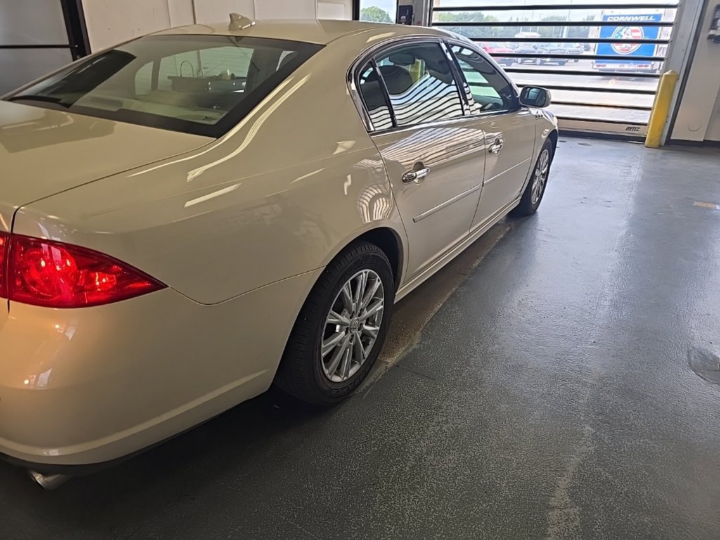 Used 2011 Buick Lucerne CXL FWD image 3