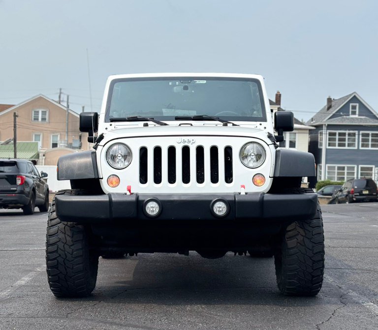 Used 2014 Jeep Wrangler Unlimited Sport w/ Quick Order Package 23S AWD/4WD image 2