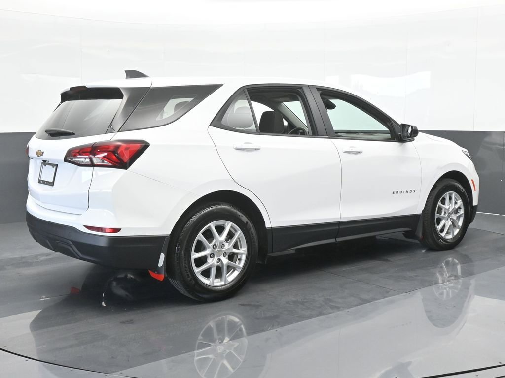 Used 2023 Chevrolet Equinox LS image 6