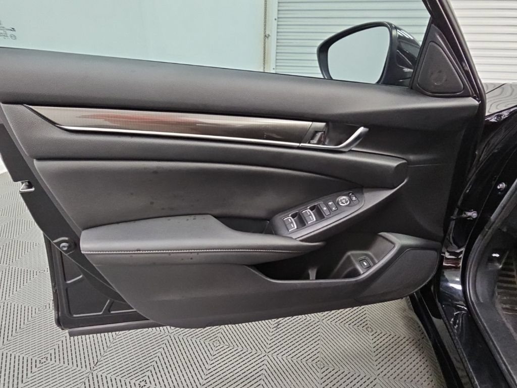 Used 2020 Honda Accord Sport image 29