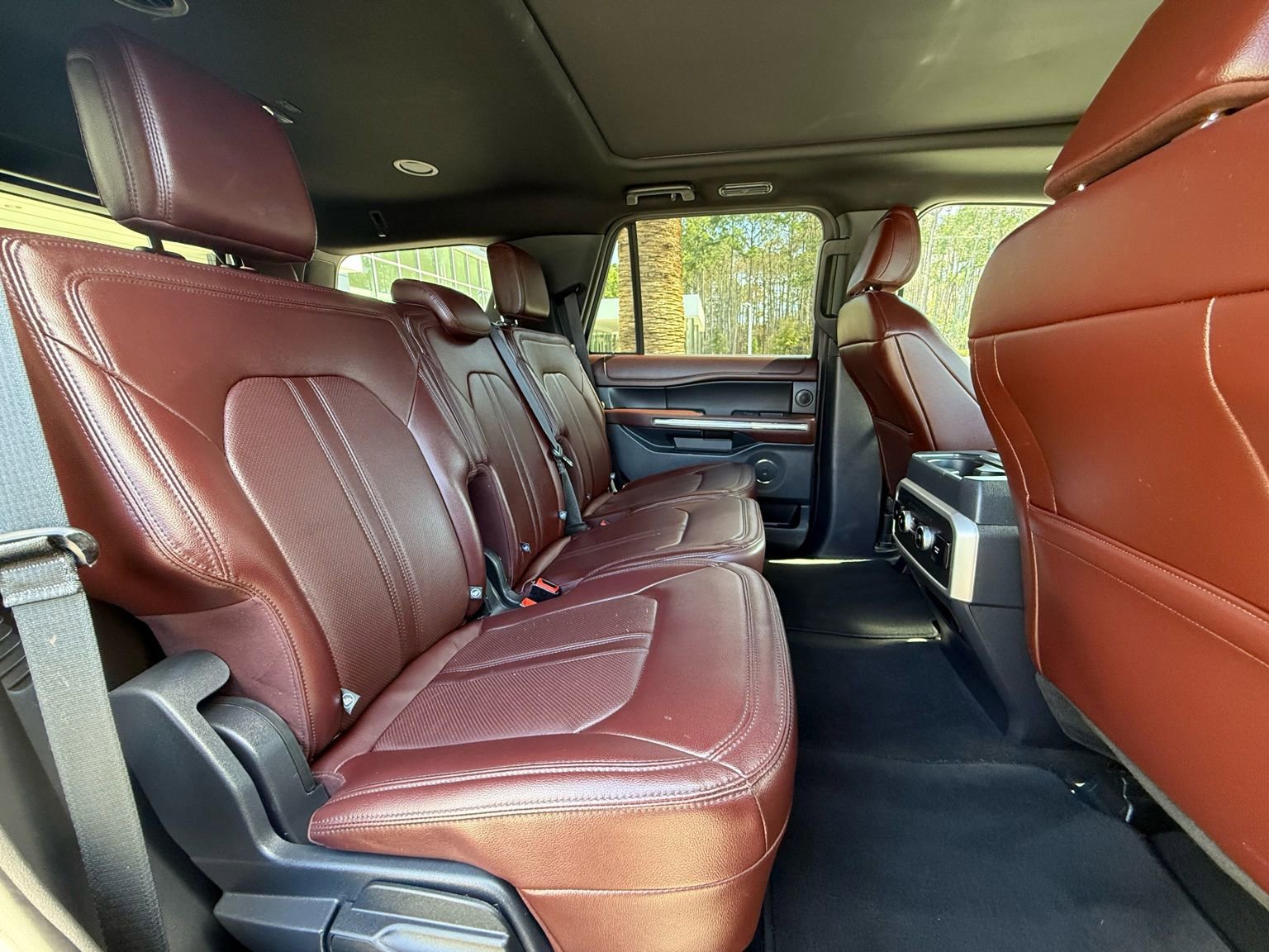 Used 2024 Ford Expedition Limited image 19