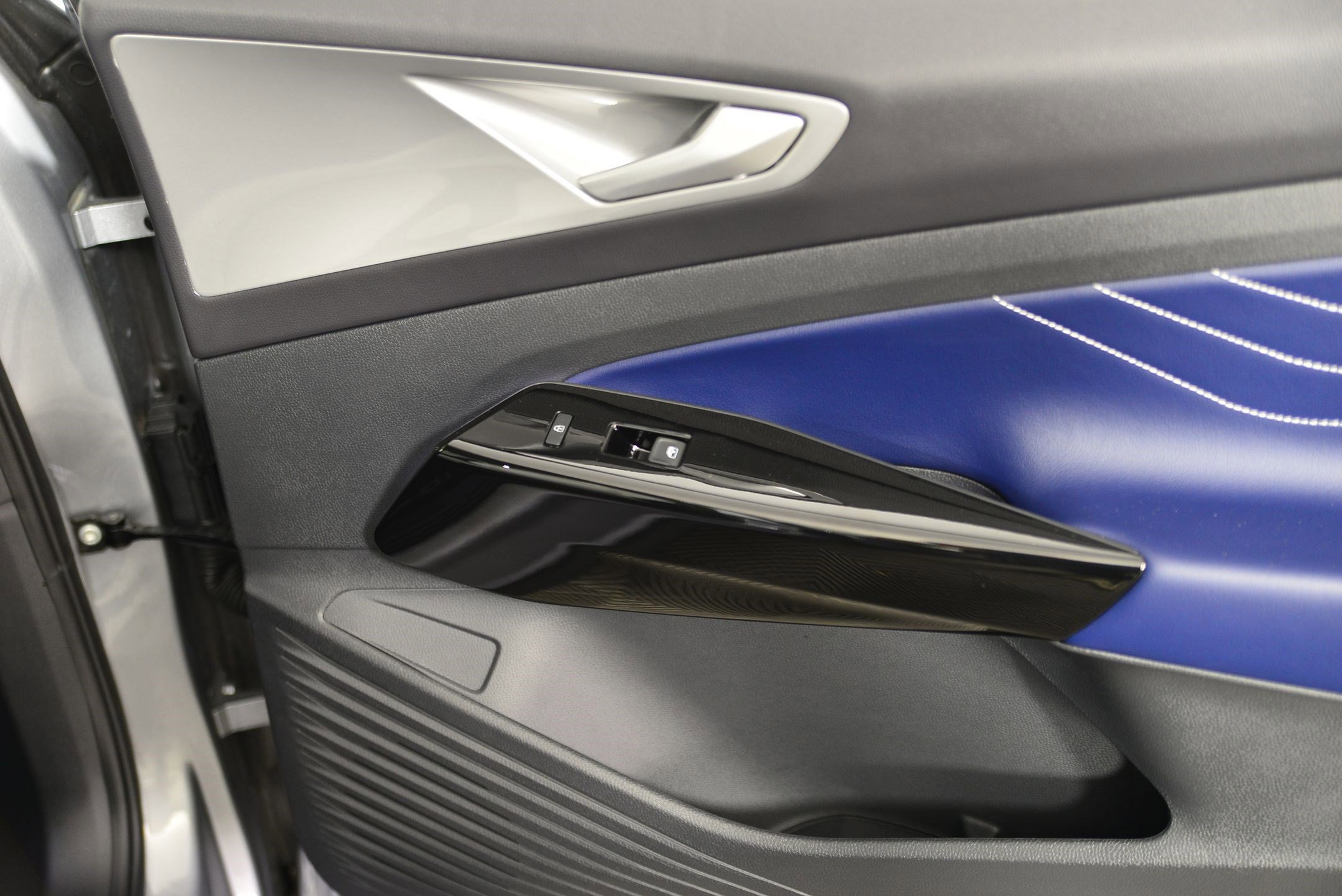 Used 2025 Volkswagen ID.4 S Limited image 9