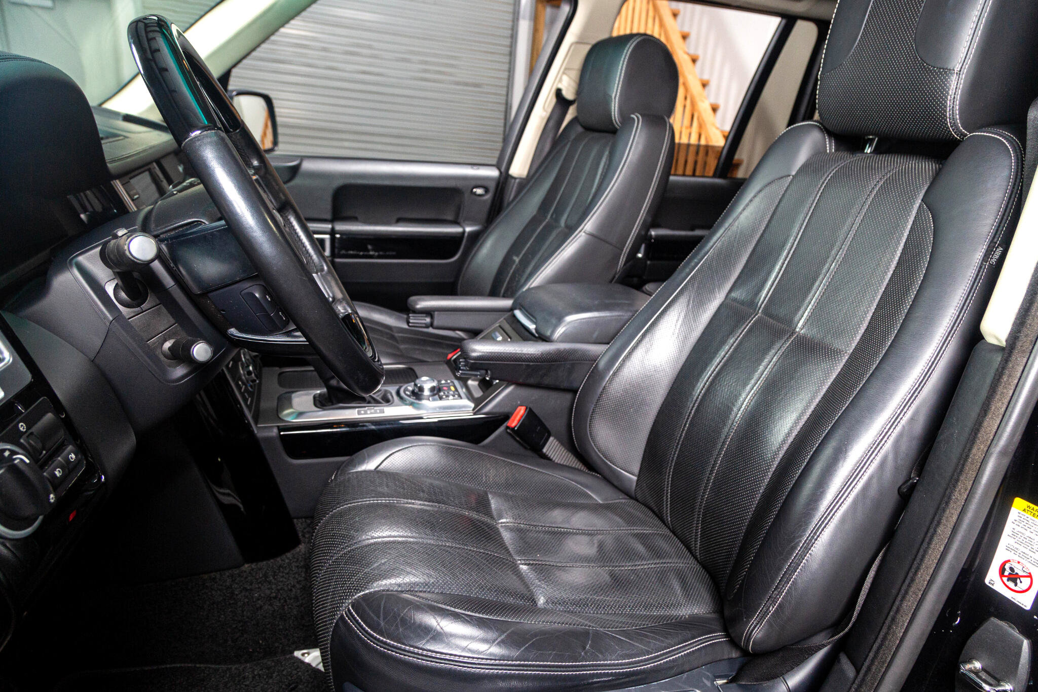 Used 2011 Land Rover Range Rover Autobiography image 4