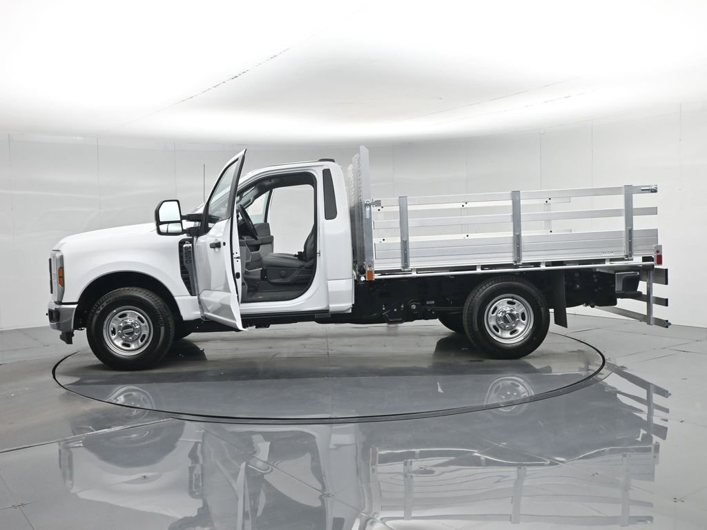 New 2026 Ford F250 XL w/ XL Chrome Package image 35