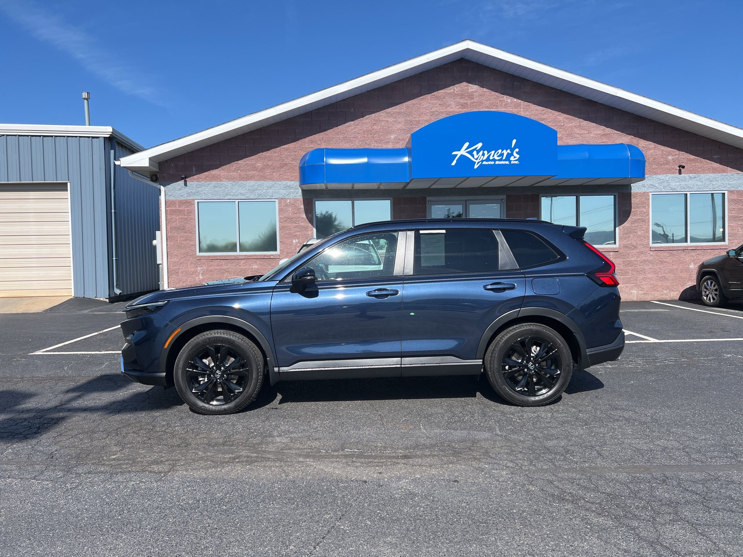 Used 2026 Honda CR-V Sport Touring image 3