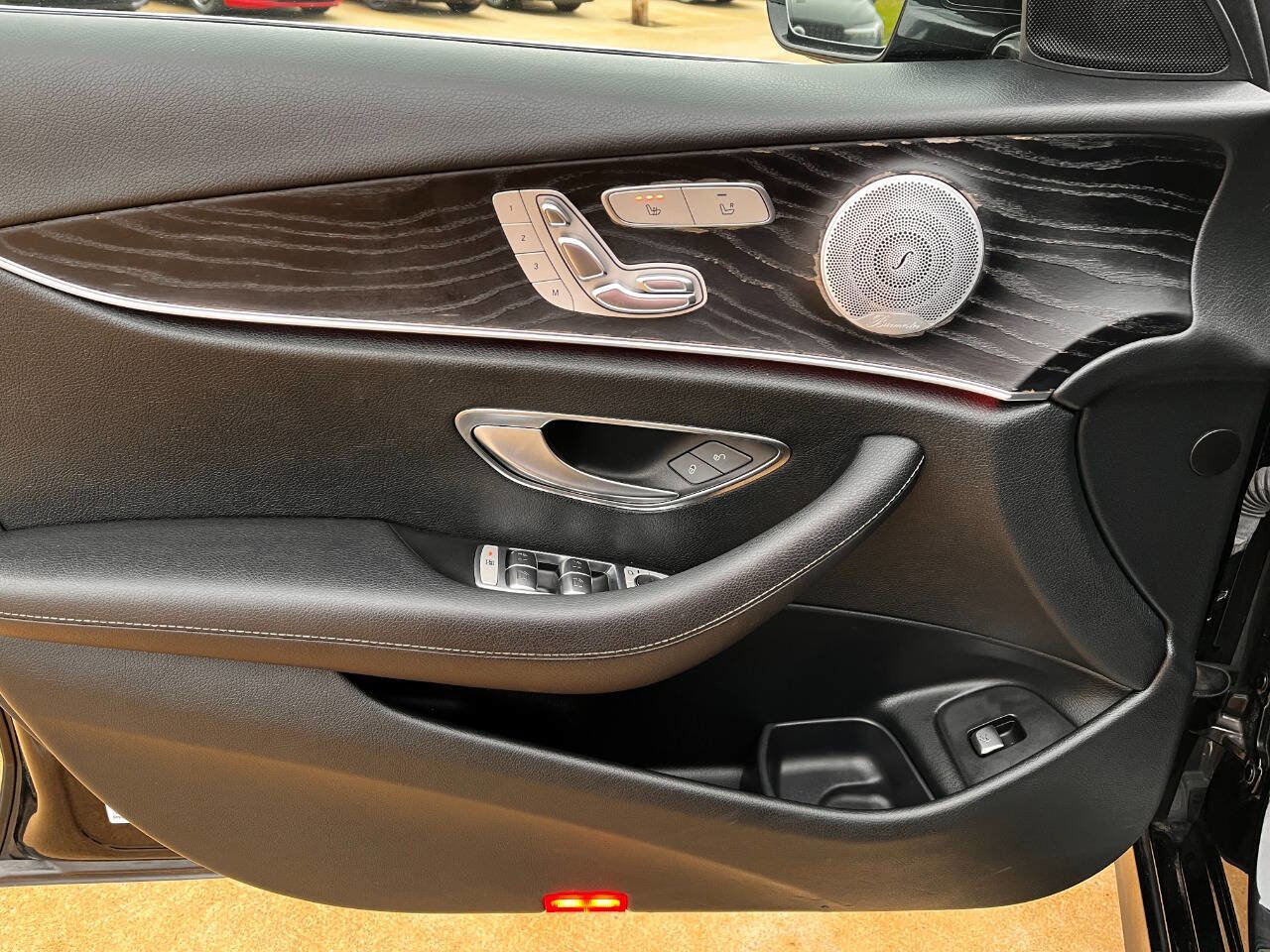 Used 2019 Mercedes-Benz E 300 4MATIC image 9