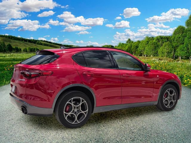 Used 2022 Alfa Romeo Stelvio Ti w/ Active Assist Plus Package AWD/4WD image 6