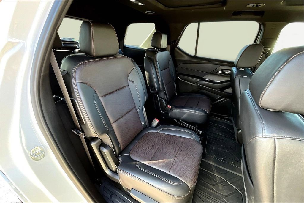 Used 2023 Chevrolet Traverse High Country w/ LPO, Floor Liner Package image 29