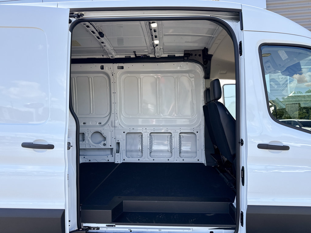 New 2026 Ford Transit 150 148 Medium Roof RWD image 7