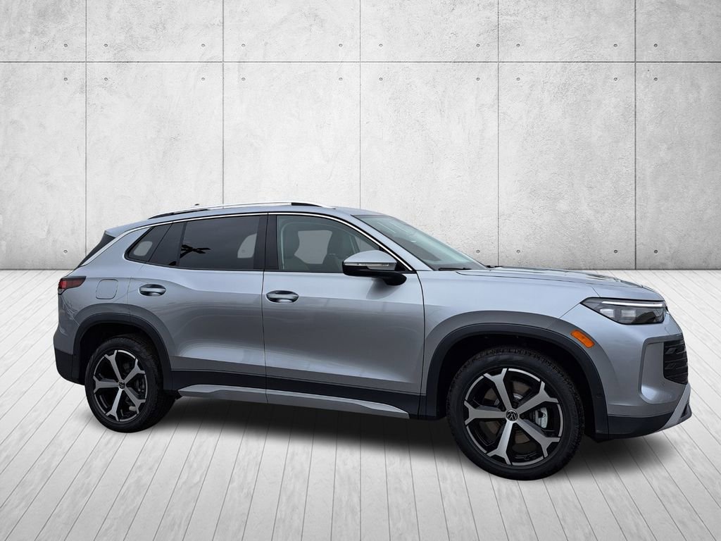 New 2026 Volkswagen Tiguan SE image 3