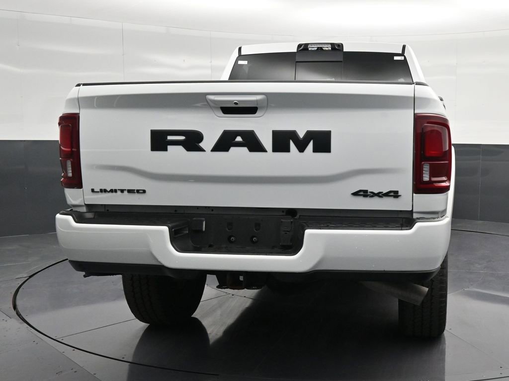 Used 2025 RAM 2500 Limited AWD/4WD image 2