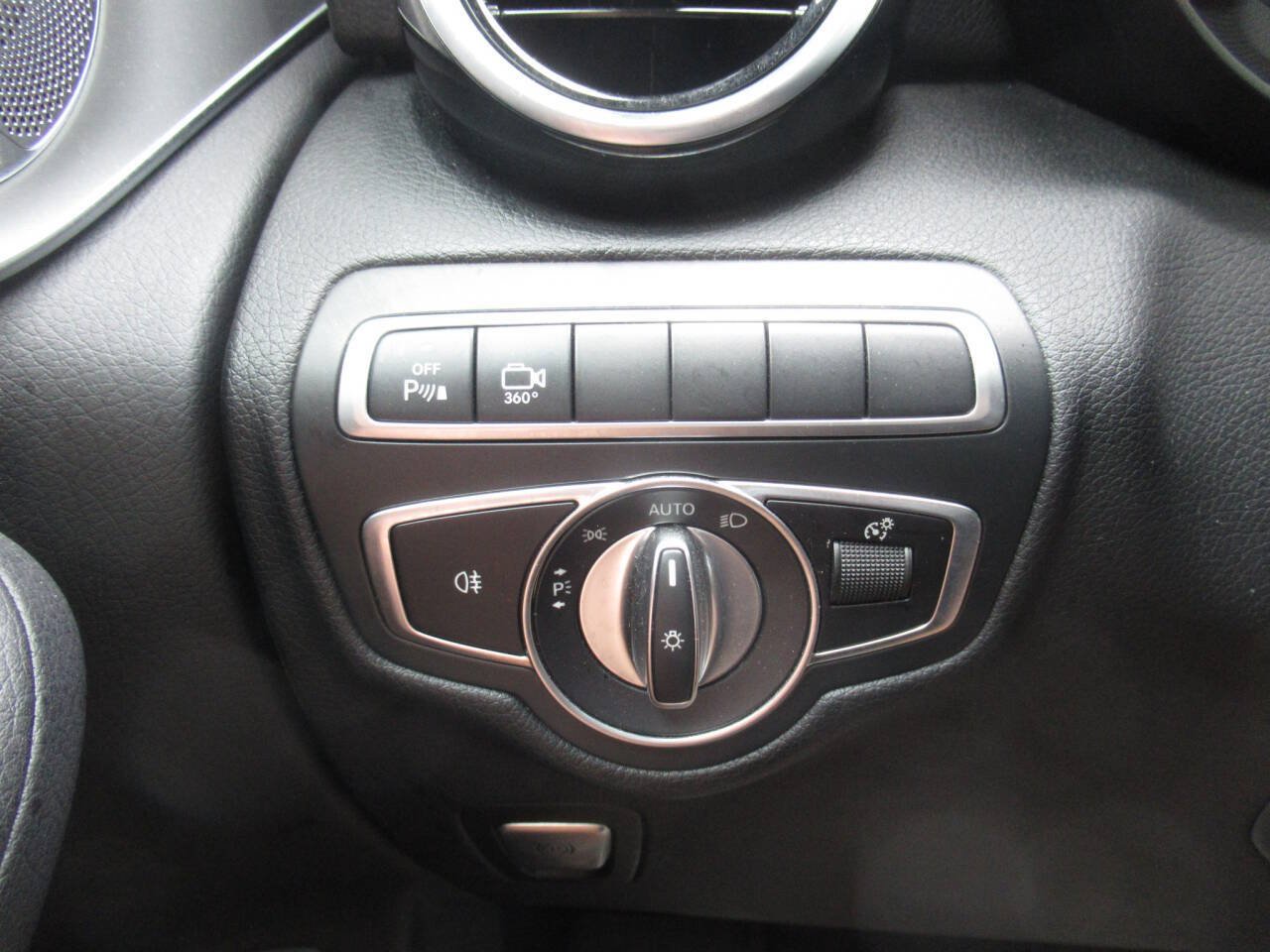 Used 2019 Mercedes-Benz GLC 300 4MATIC Coupe image 23
