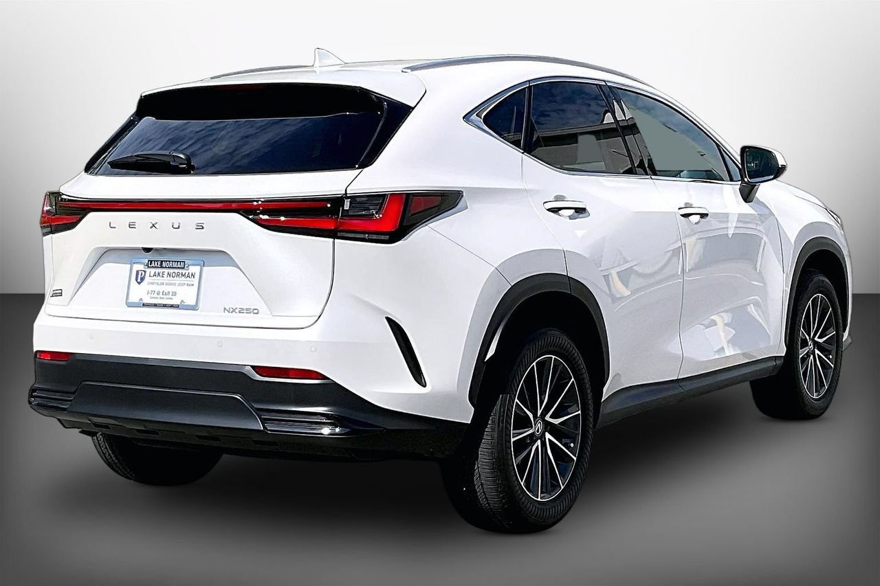Used 2025 Lexus NX 250 FWD w/ Towing Package (2000 Lbs) image 8