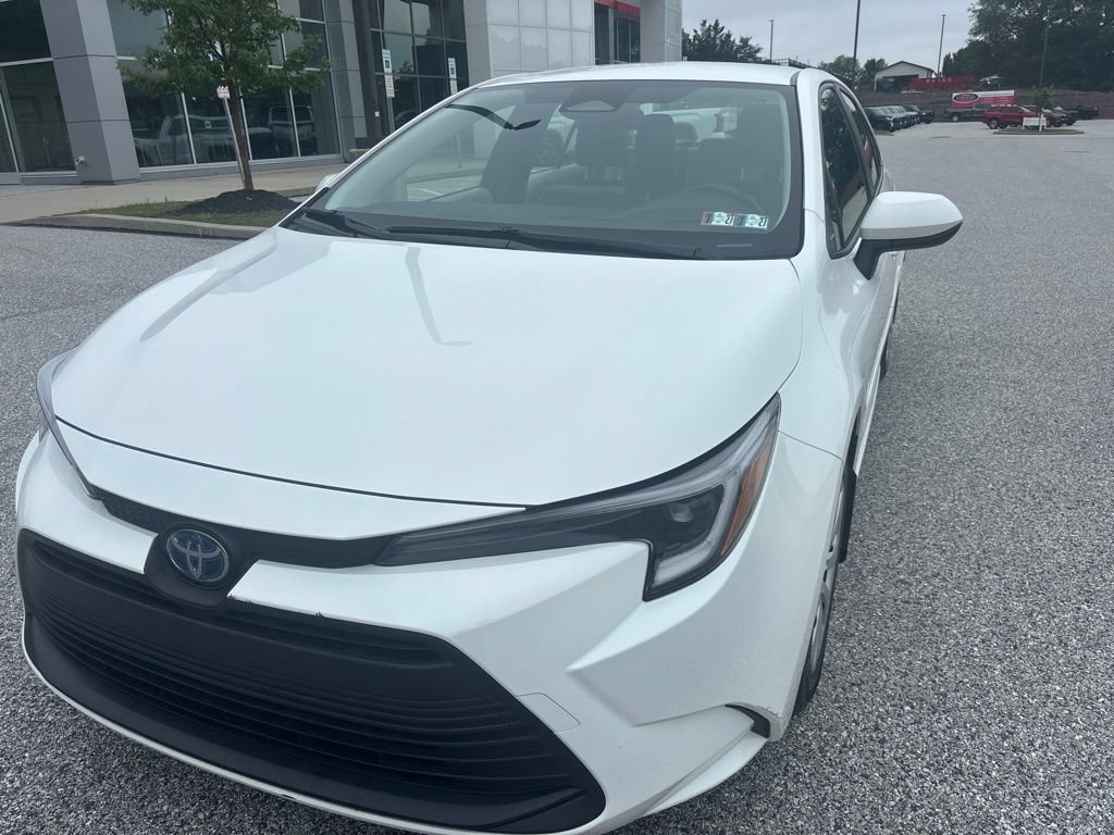 Used 2023 Toyota Corolla LE FWD image 6