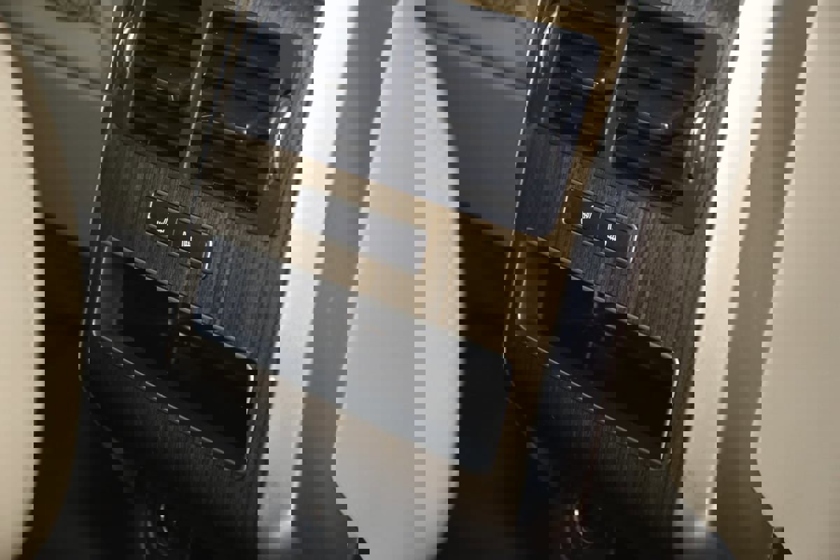 Used 2016 Land Rover Range Rover Sport SE image 15