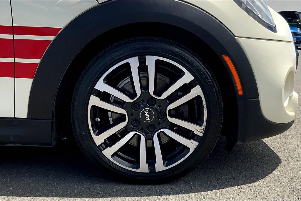 Used 2019 MINI Cooper S w/ Signature Upholstery Package image 9