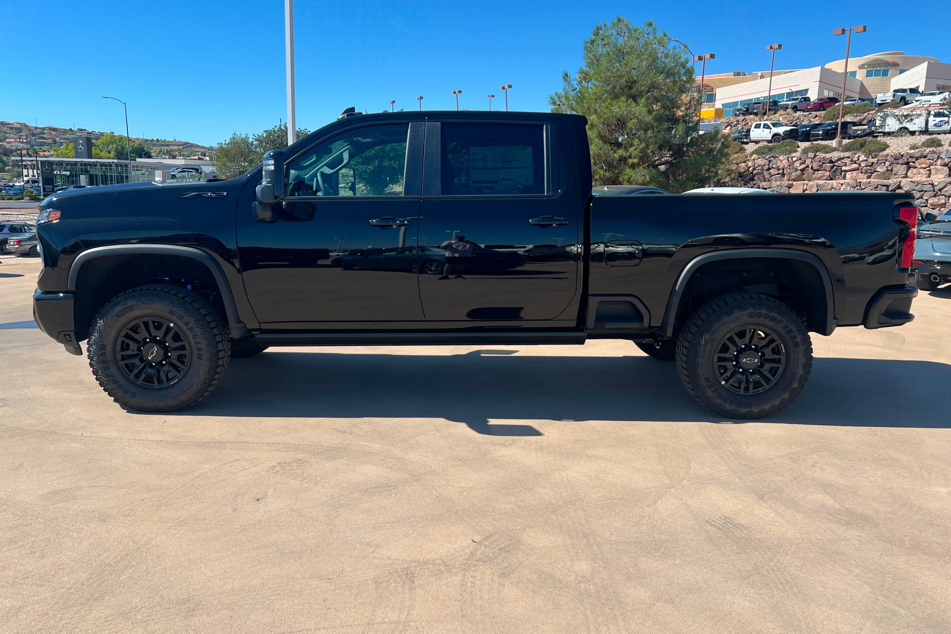 New 2026 Chevrolet Silverado 2500 ZR2 w/ LPO, Dark Essentials Package AWD/4WD image 2